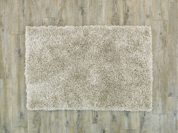 你能在乙烯基木板地板上铺地毯吗