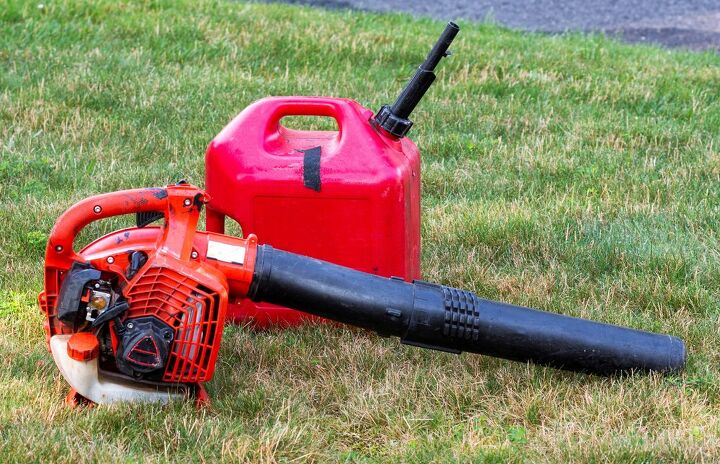 What Kind of Gas Does a Leaf Blower Use
