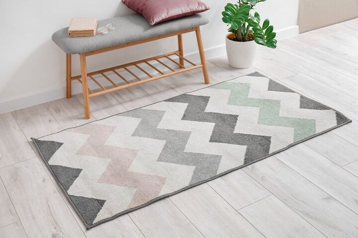 如何防止地毯在瓷砖地板上滑动